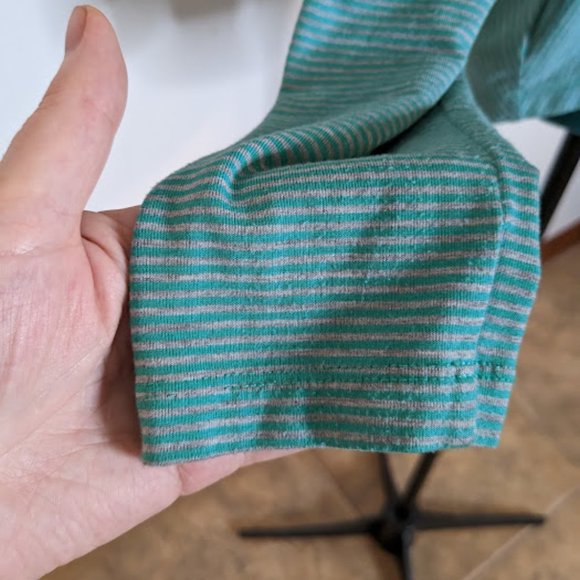 BCBGeneration Oversized Asymmetrical Stripes Long Sleeve Top. Size XS/S. - Picture 7 of 13